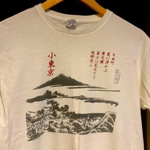 Vintage t-shirt in good condition. 100% preshrunk cotton.